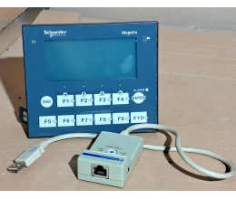 Schneider Electric XBTRT511 panel touchscreen 1 PCS