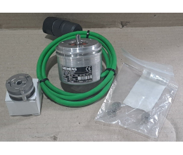 Siemens 6FX2001-3CB02 Encoder WITH 1-V-SINUS 1024 P/R, SYNCHROFLANGE, 6 MM 1 PCS
